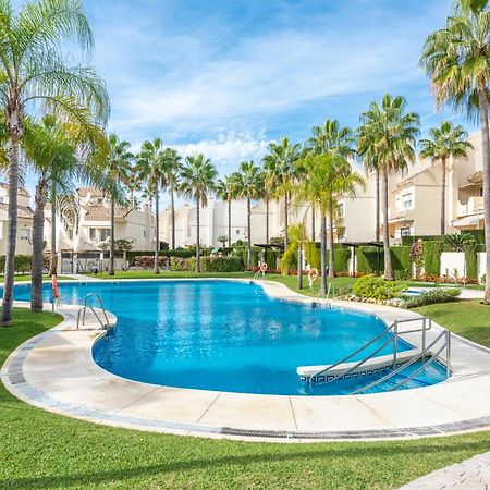El Arenal Townhouse By The Beach With Swimming Pool - Eaw Homes Marbella Bagian luar foto