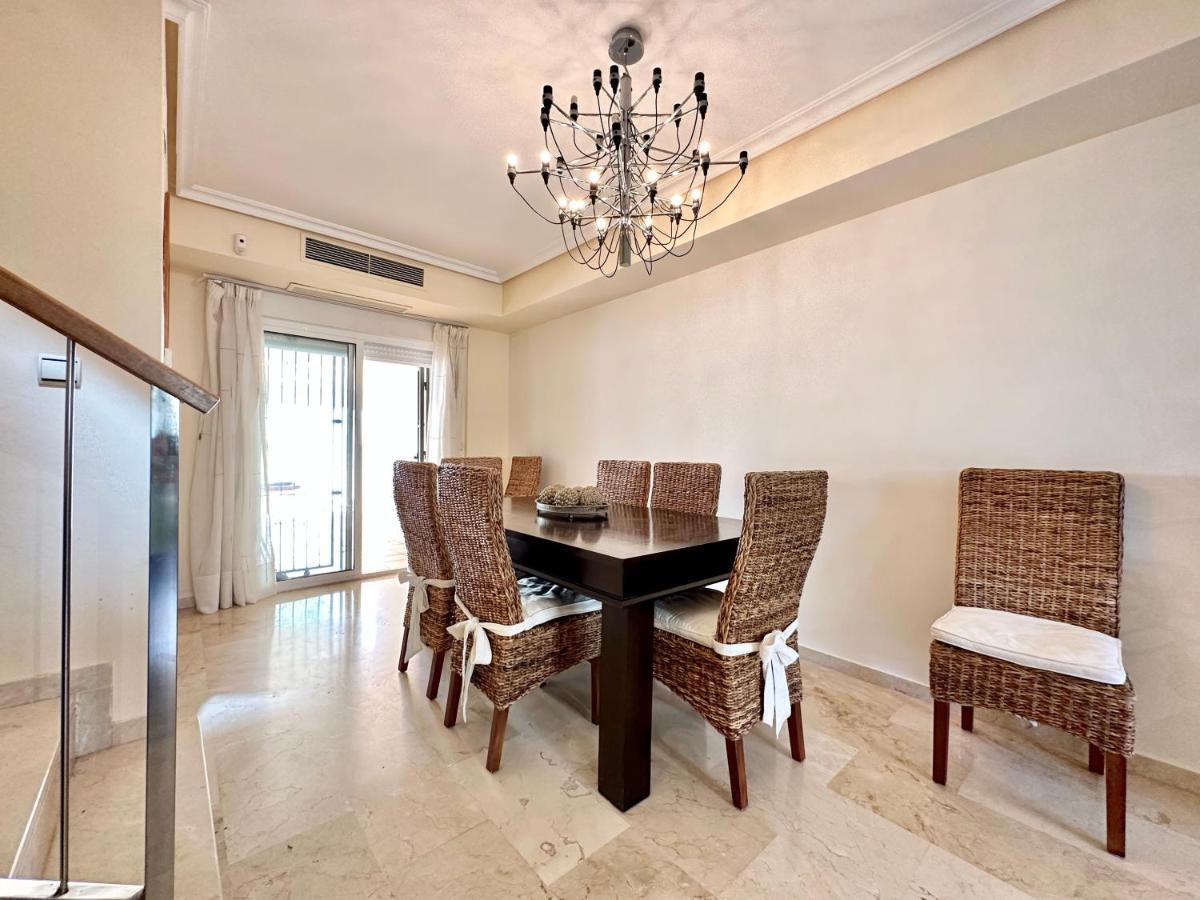 El Arenal Townhouse By The Beach With Swimming Pool - Eaw Homes Marbella Bagian luar foto