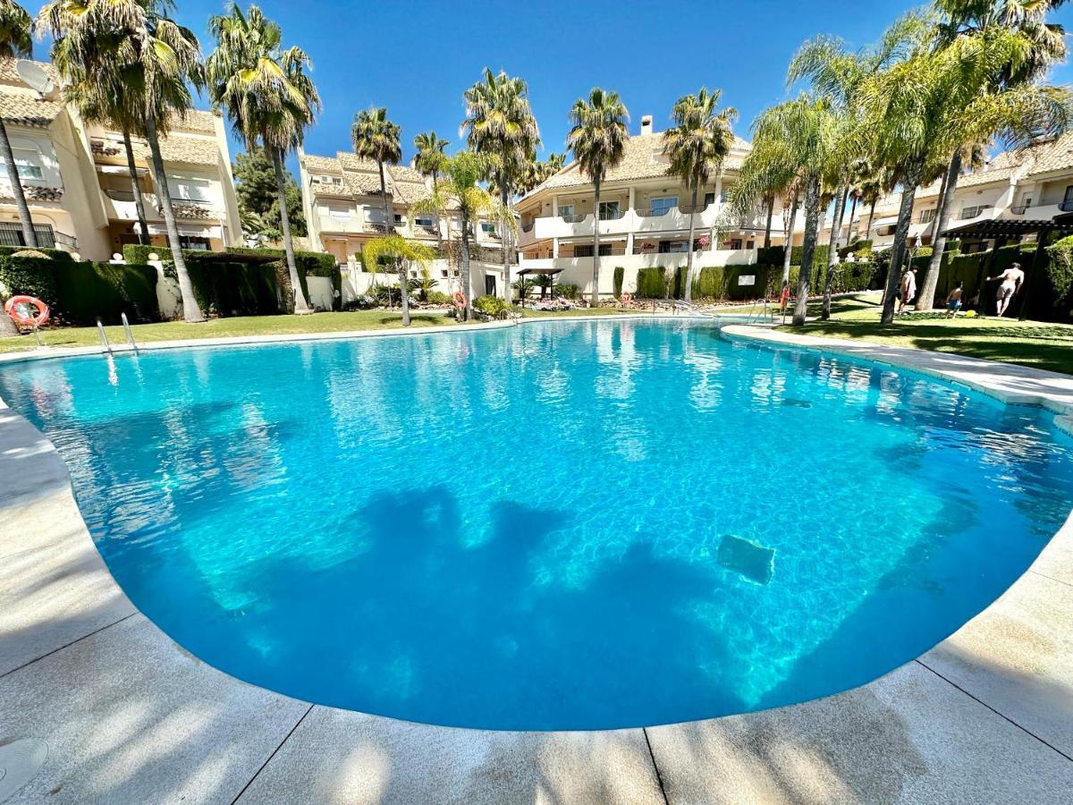 El Arenal Townhouse By The Beach With Swimming Pool - Eaw Homes Marbella Bagian luar foto
