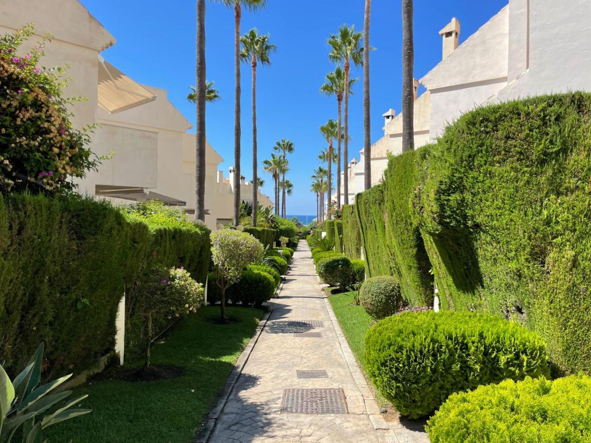 El Arenal Townhouse By The Beach With Swimming Pool - Eaw Homes Marbella Bagian luar foto