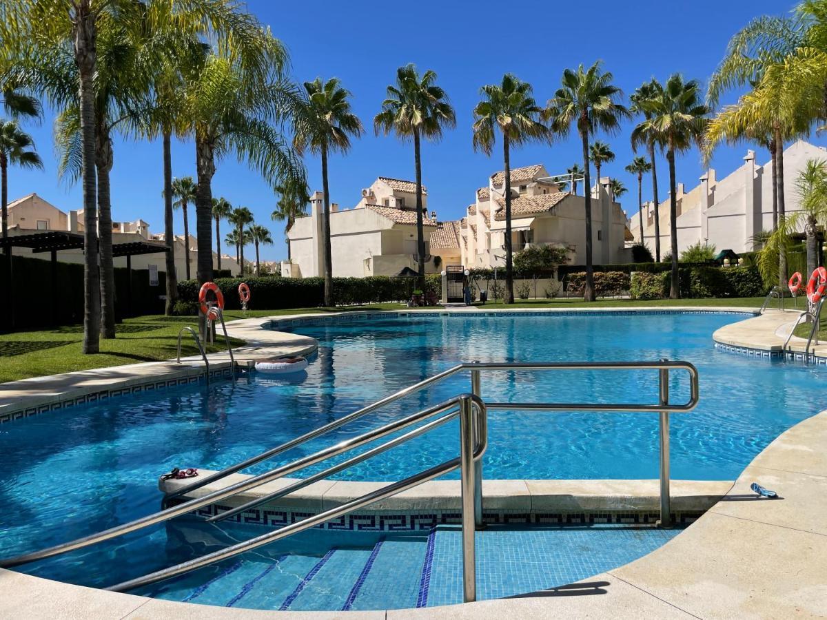 El Arenal Townhouse By The Beach With Swimming Pool - Eaw Homes Marbella Bagian luar foto