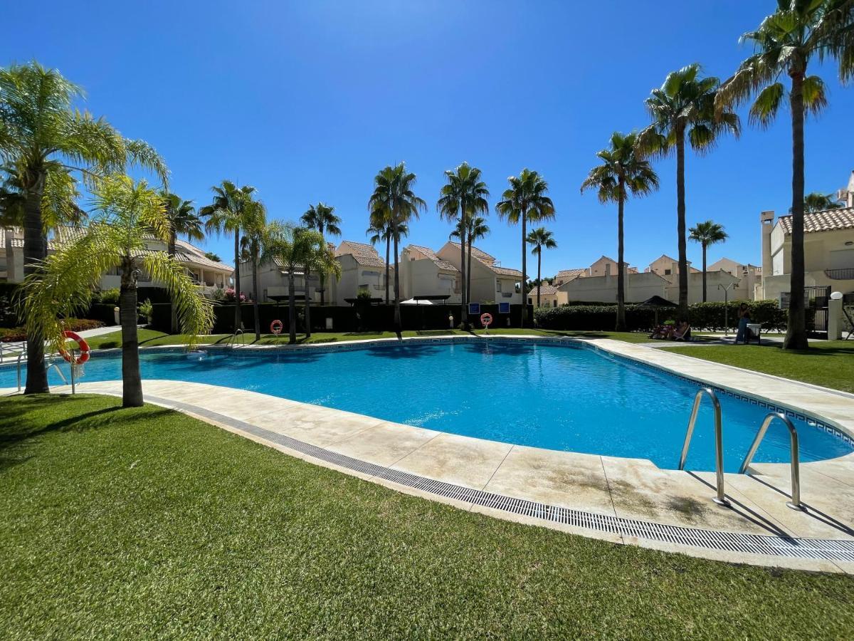 El Arenal Townhouse By The Beach With Swimming Pool - Eaw Homes Marbella Bagian luar foto